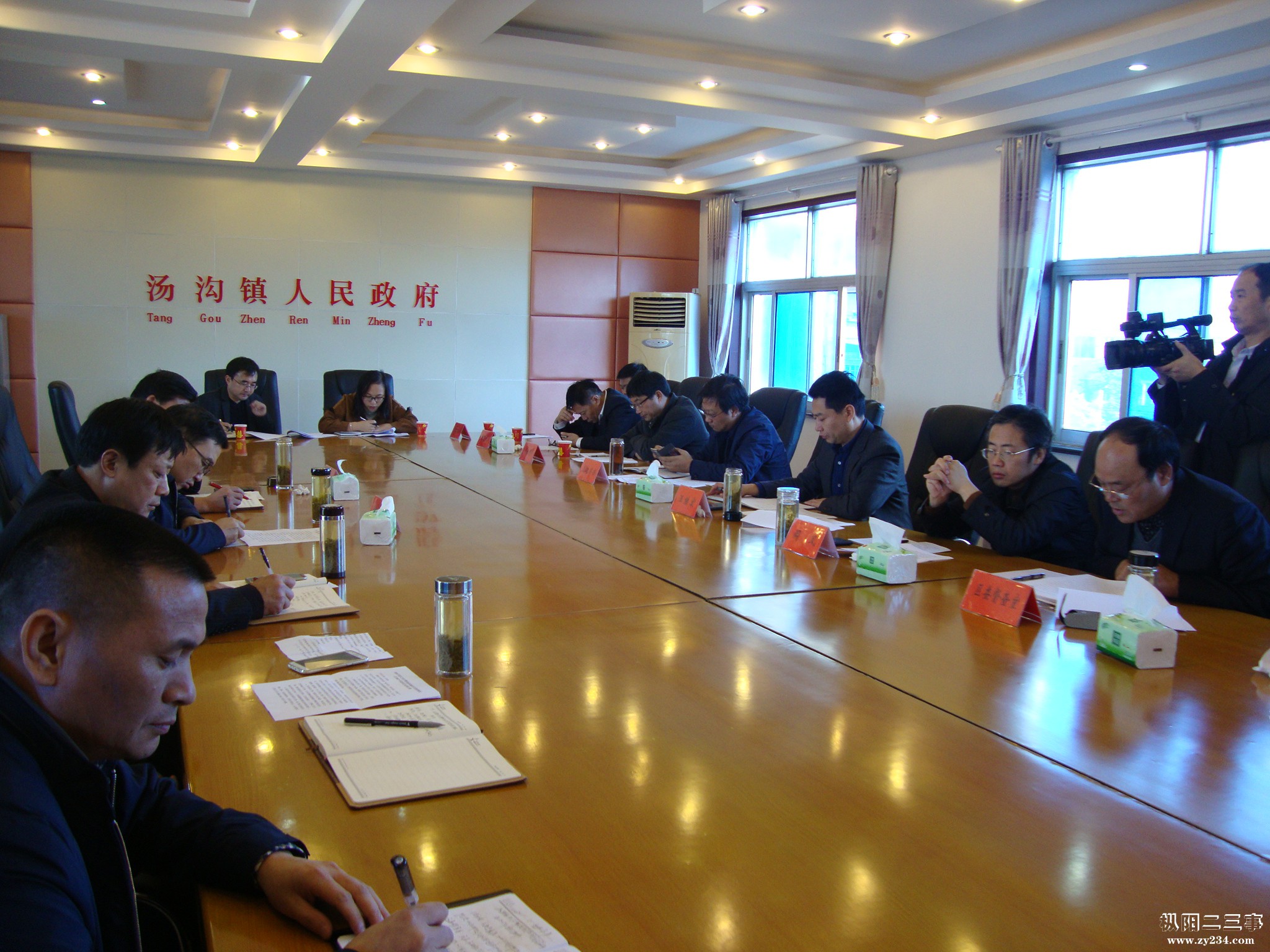 双方共谋帮扶大计.JPG