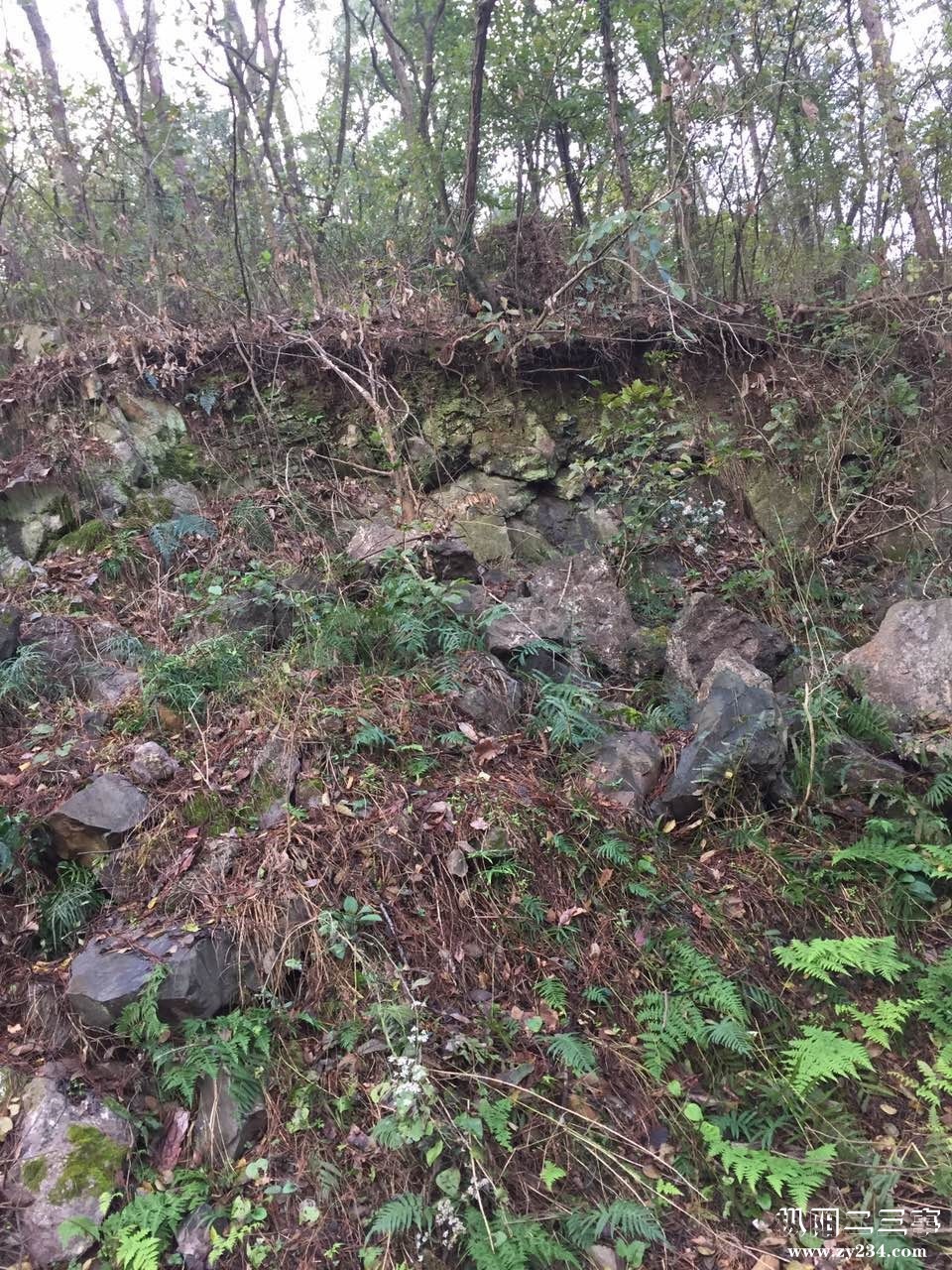山体滚石
