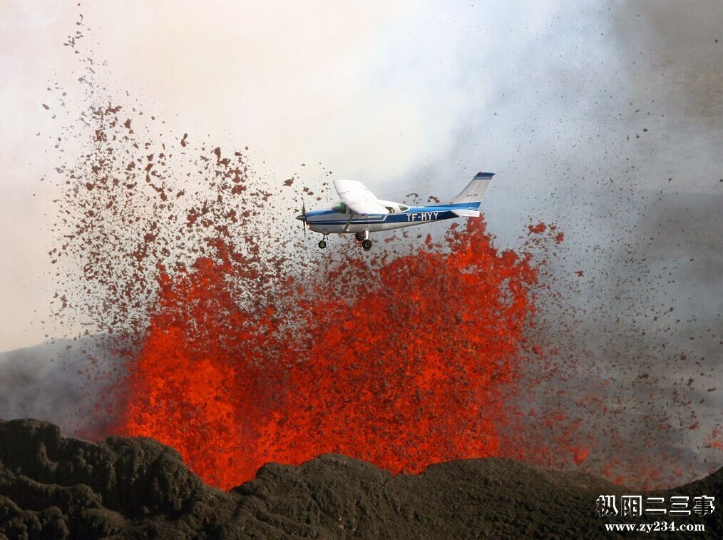 火山上的飞机.jpg