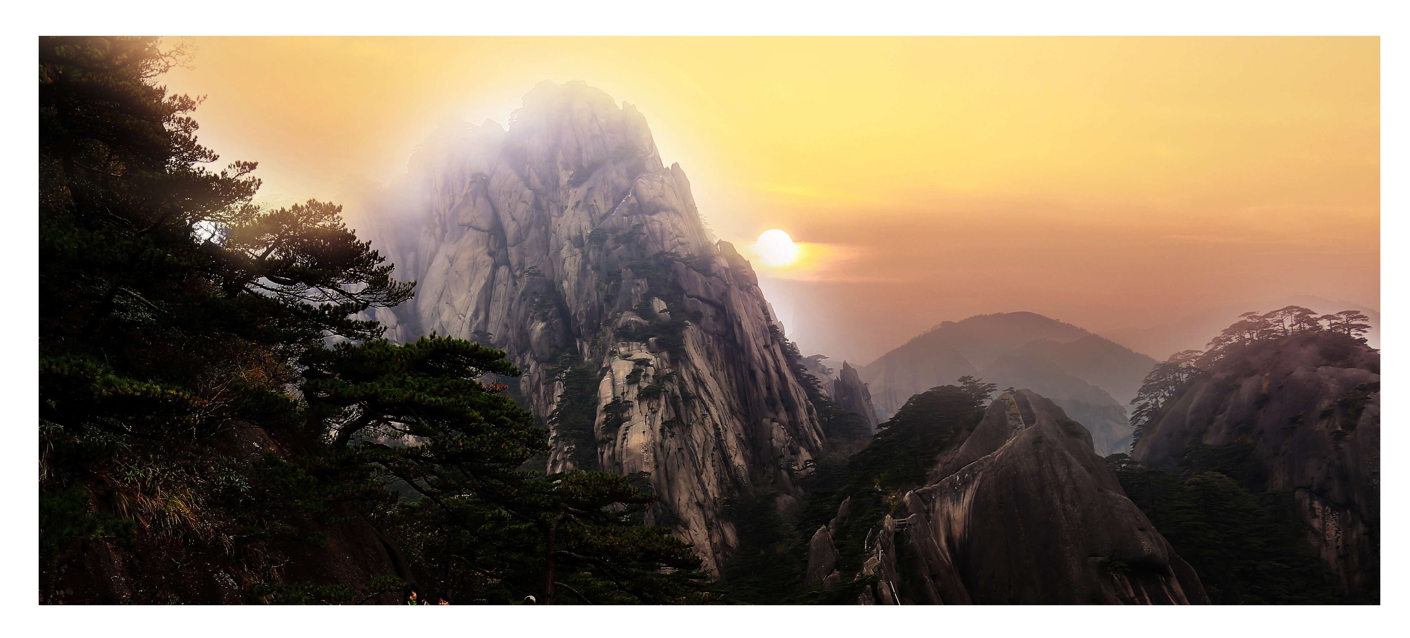 美丽石头山.jpg
