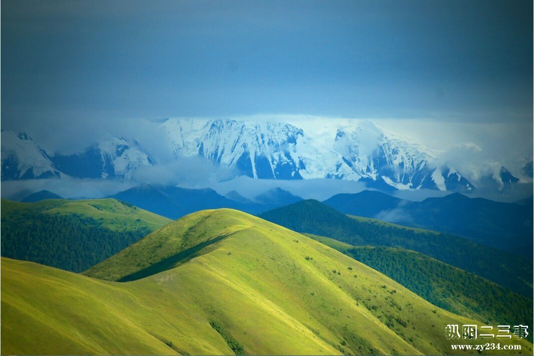 贡嘎山.jpg