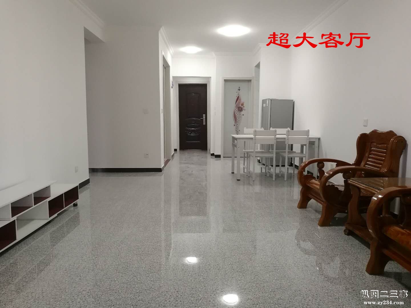 客厅.jpg