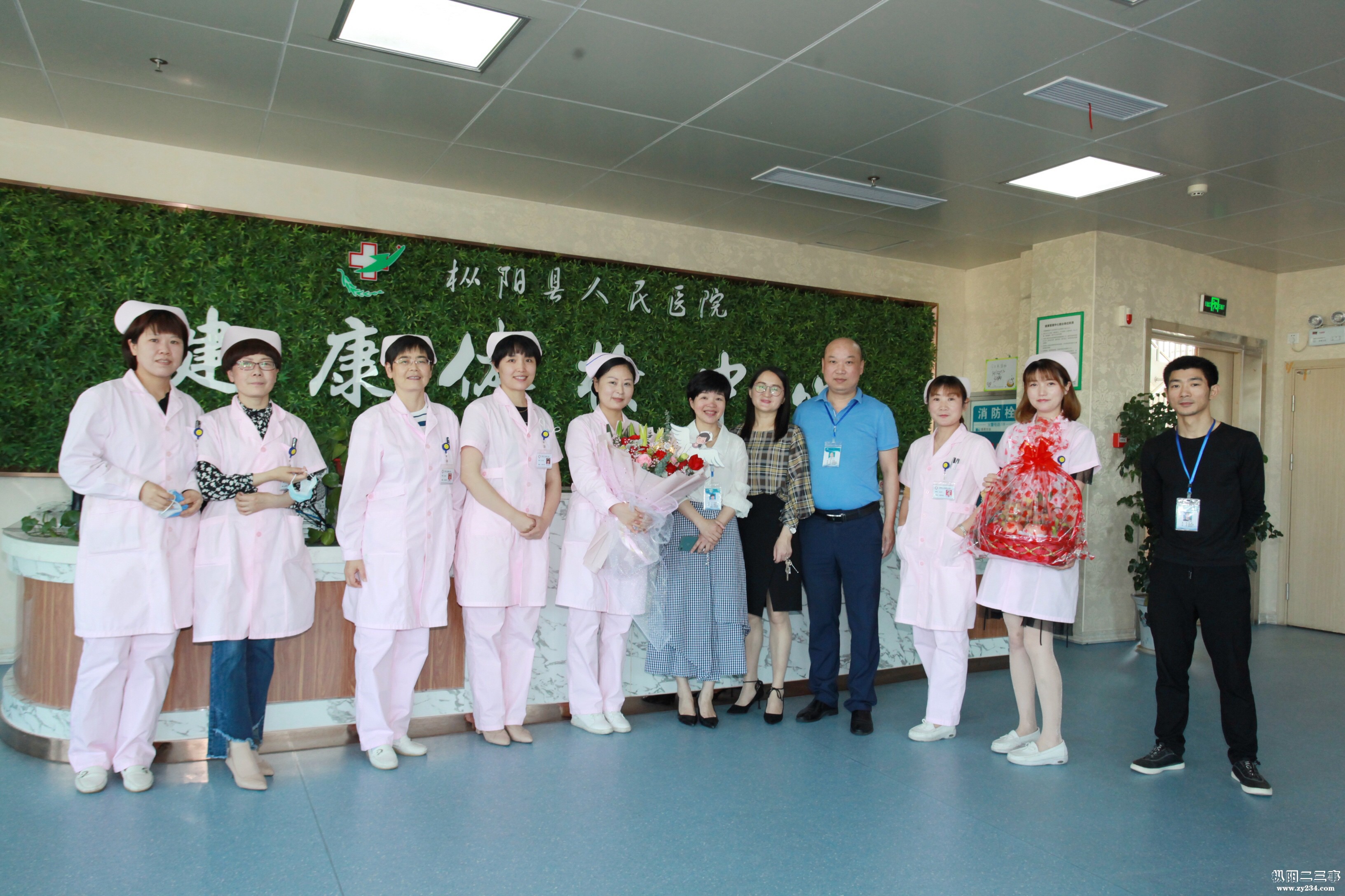 142028vxbbxwbhkuzuwllv.jpg