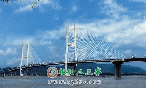 铜陵长江公路大桥