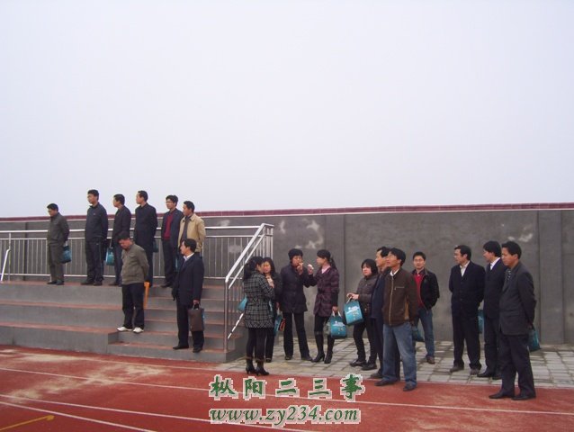 观摩.JPG
