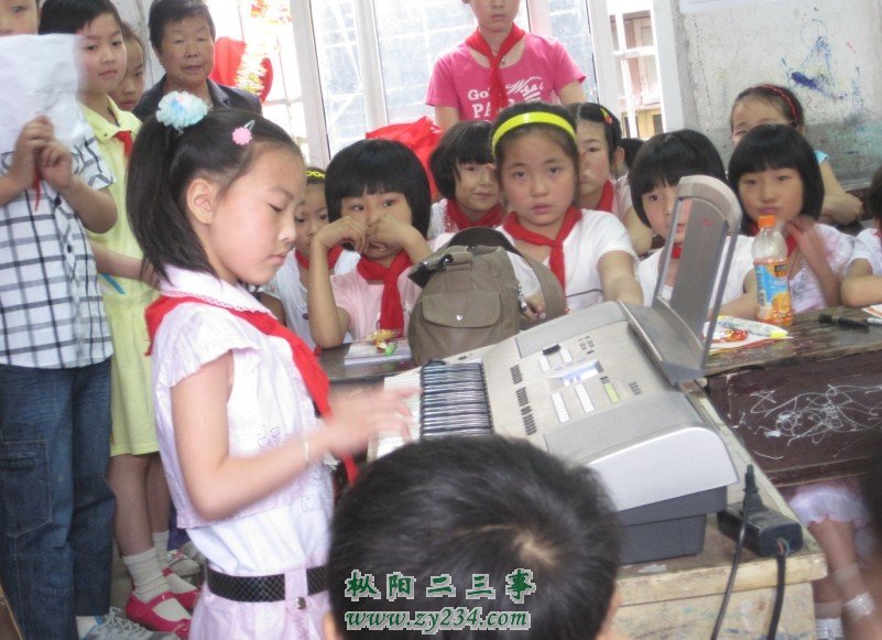 电子琴表演