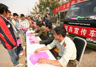 图、文无关