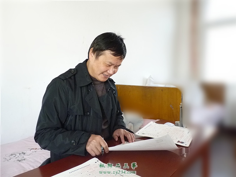 主检医生一：县医院外科主任 祖先中
