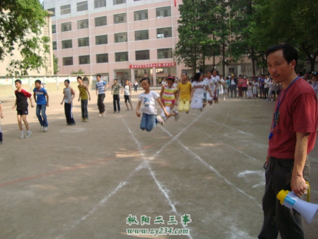 31-六年级跳绳.jpg