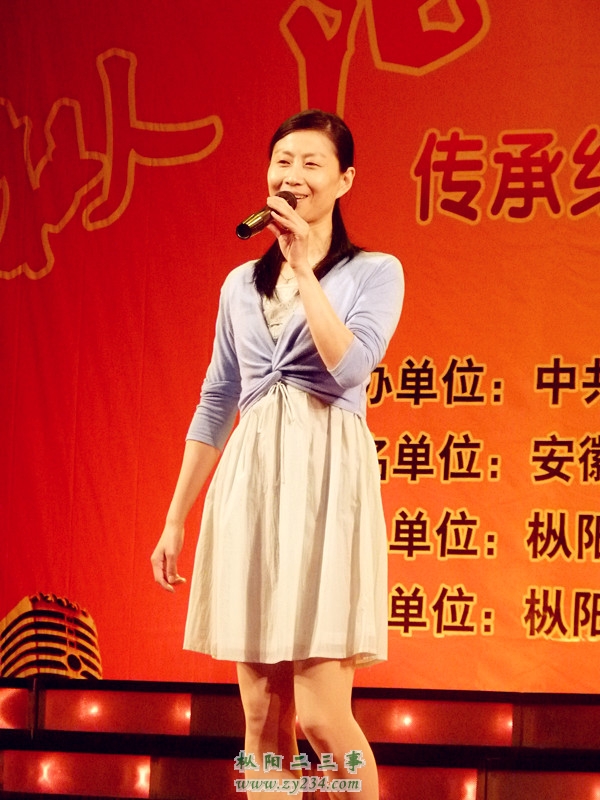 台下评委上台互动