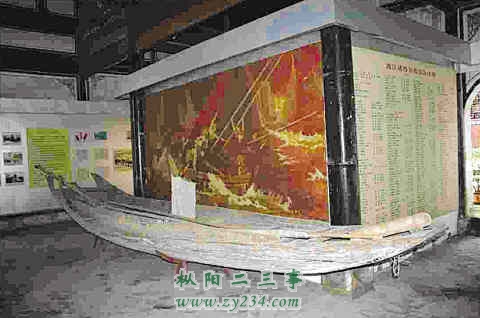 当年解放军渡江时用的船只。 记者 王枫 摄