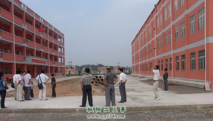 合并后的旗山小学↓