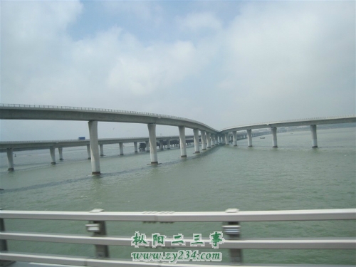 雄伟的跨海大桥_1.jpg