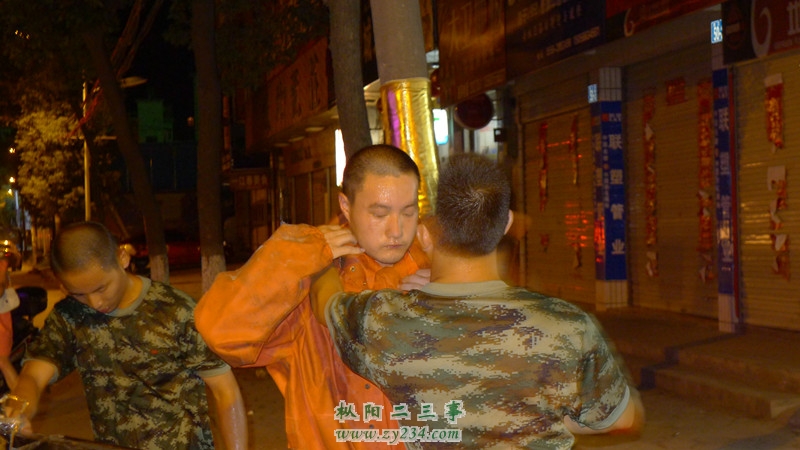 请输入描述