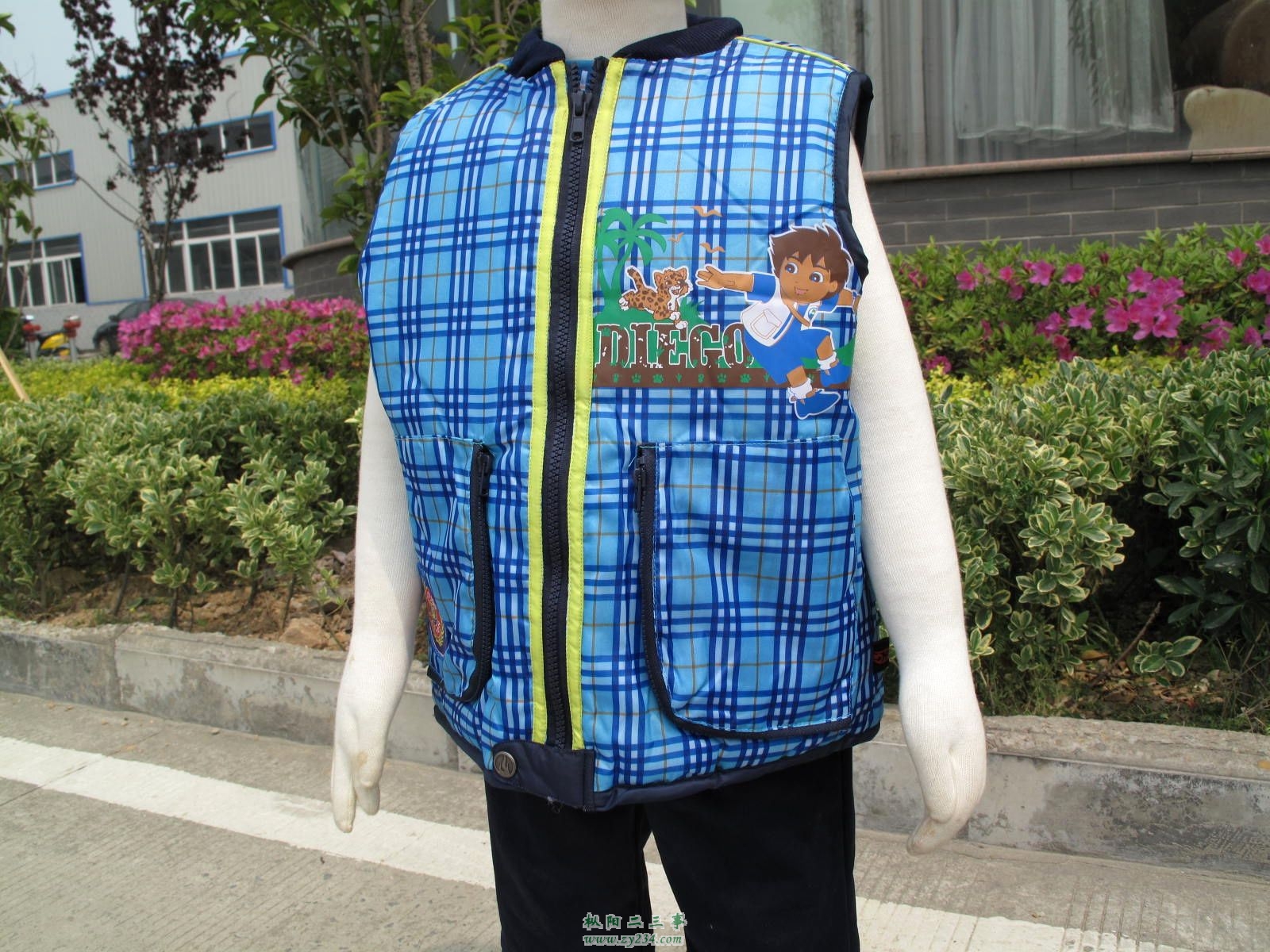 格子背心室外 (2).jpg