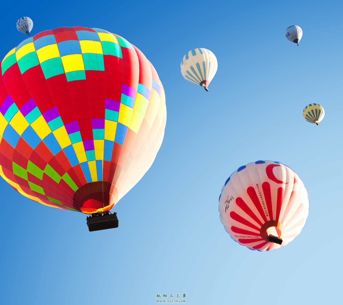 大Q_炫彩天空.jpg