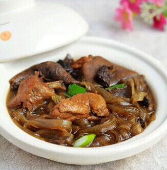 小鸡炖松蘑.jpg