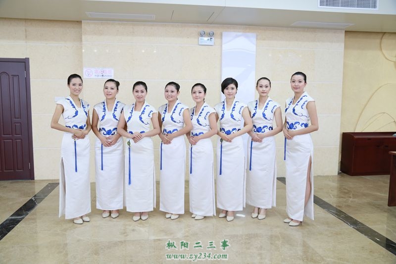 端庄美丽的礼仪小姐